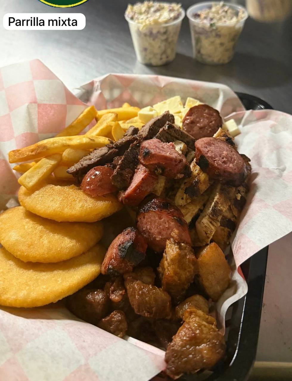 Cachapa con Cochino, Chorizo y Queso